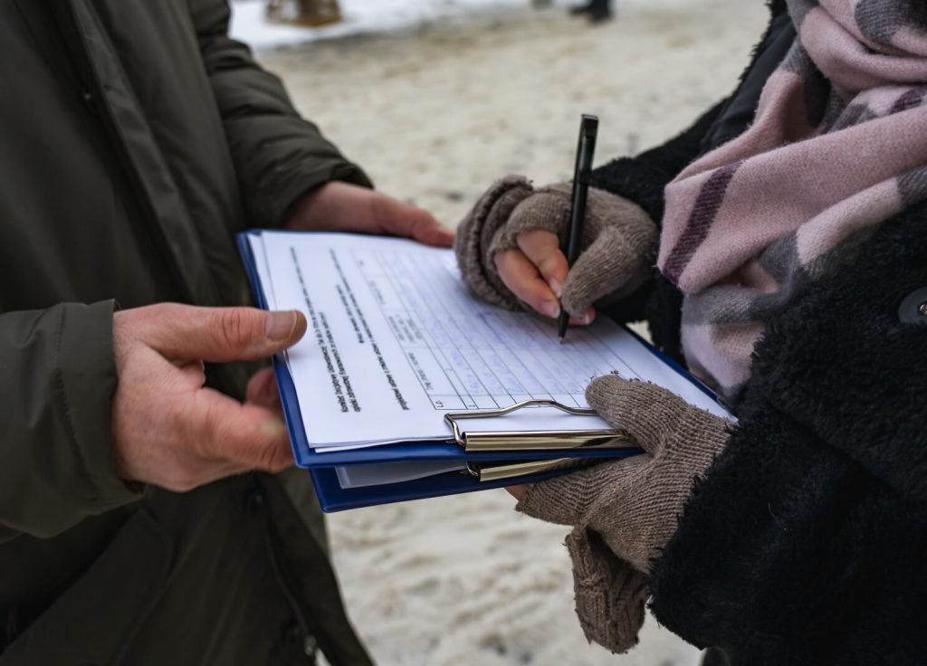 Illinois Requires 30x More Signatures From Independents