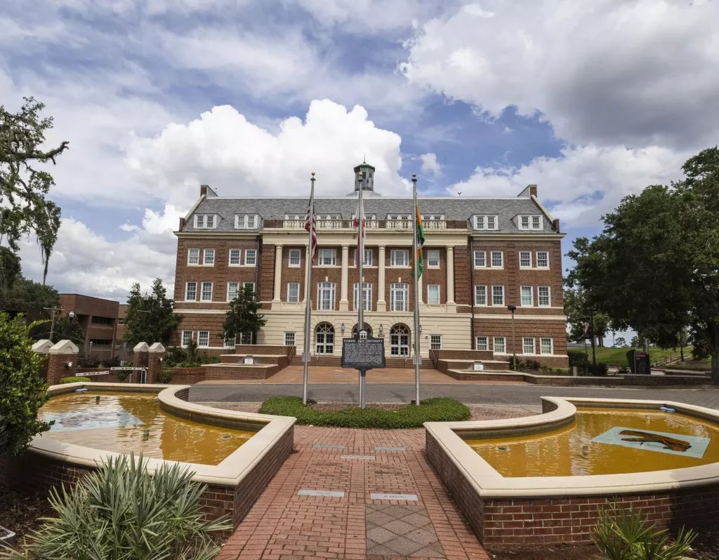 Florida Bans Illegal Immigrants From State Universities