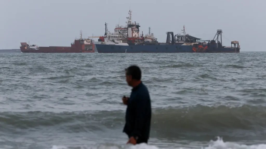 Trump Strikes Iran Over Hormuz Mine Threat