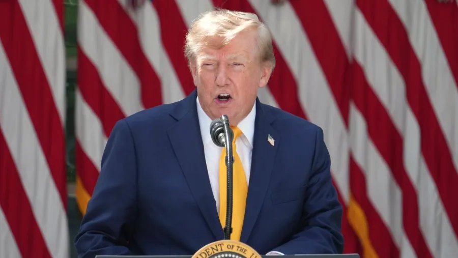 Trump Hosts Struggling GOP Lawmakers at White House Dinner
