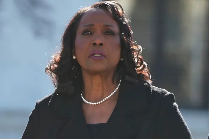 Trump Gives Fed Official 3 Weeks to Respond on Fraud