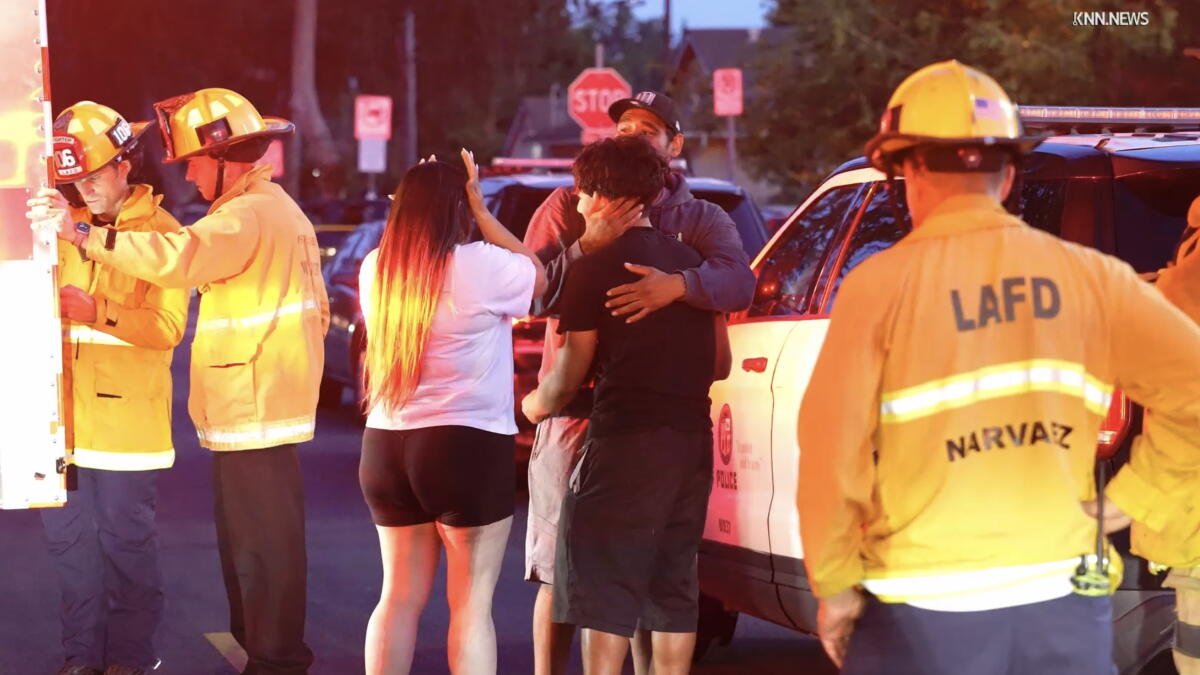 Teen reports father shot mother in car; Sparks police investigate possible murder-suicide