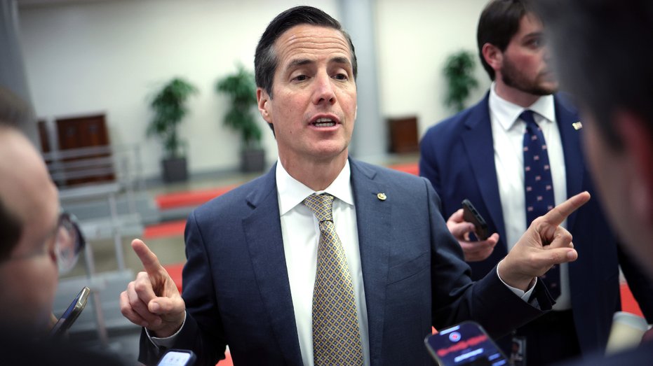 Sen. Moreno Calls on Ex-Son-in-Law Miller to Resign