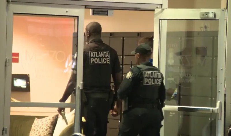 Man killed in Buckhead robbery—3 detained
