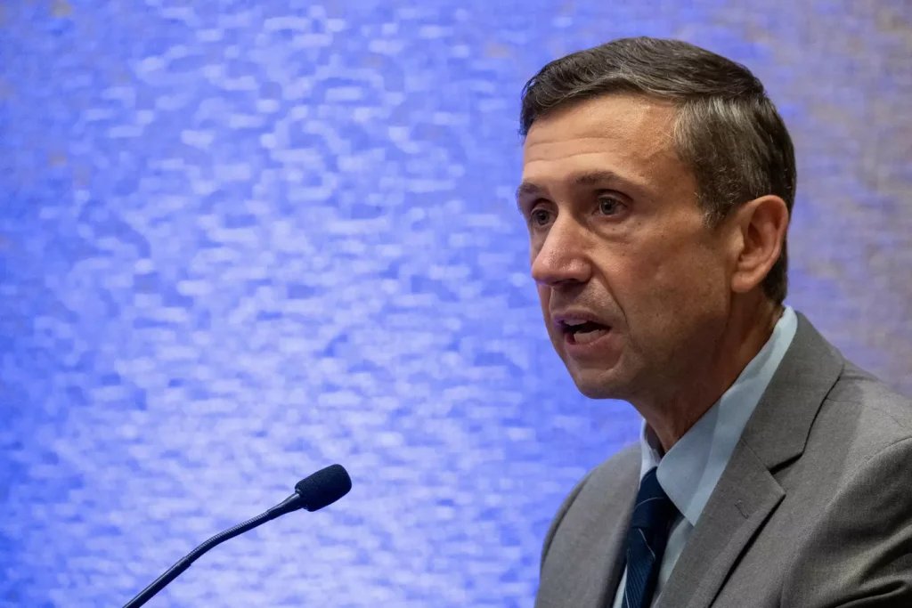 DNC Passes Dueling ICE Resolutions Amid Party Rift