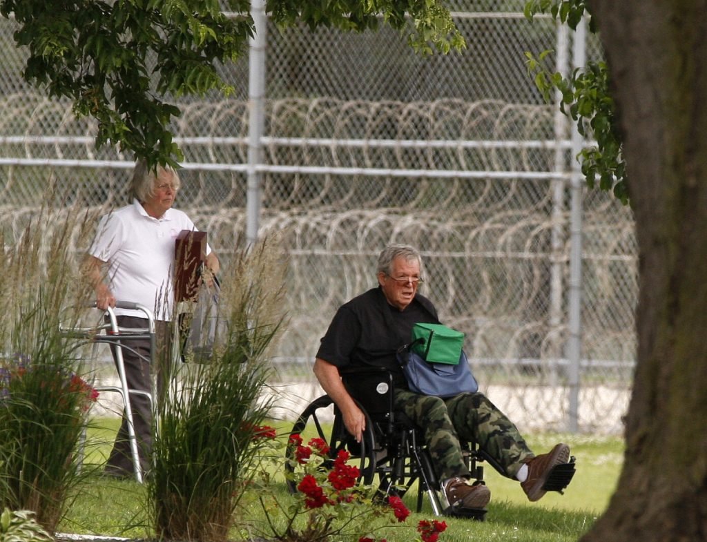 From Power to Prison: Jim Bakker’s Transformation at Rochester Facility