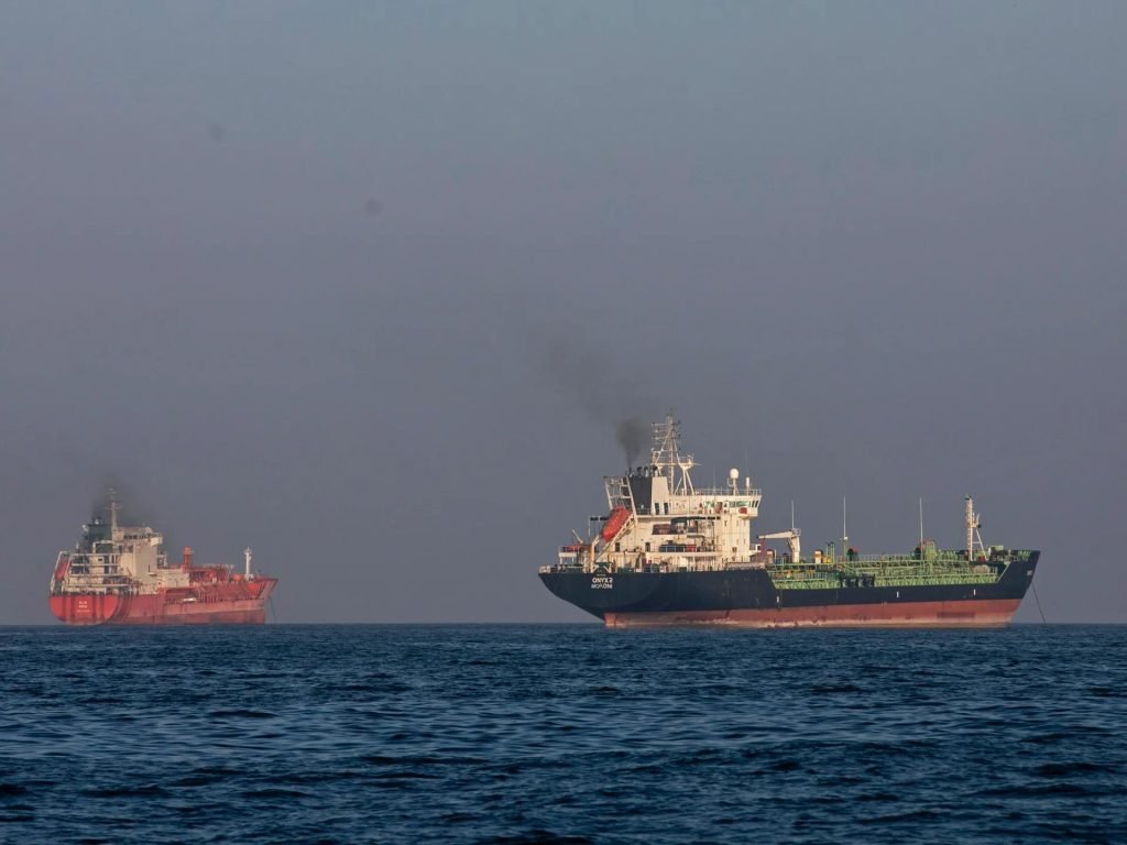 US Strikes Iranian Rocket Launchers on Larak Island Amid Rising Tensions
