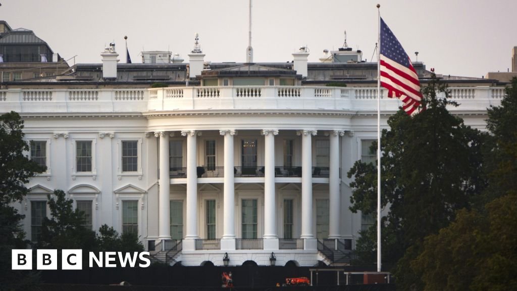 Ex-Teleprompter Operator Fined for Betting on Trump Speech Content