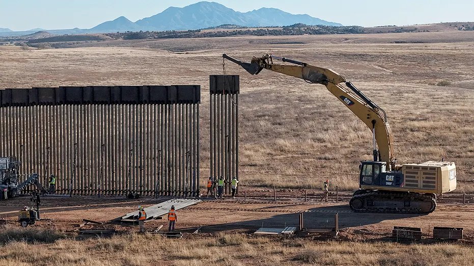 Judge Clears Way for Border Wall in Arizona