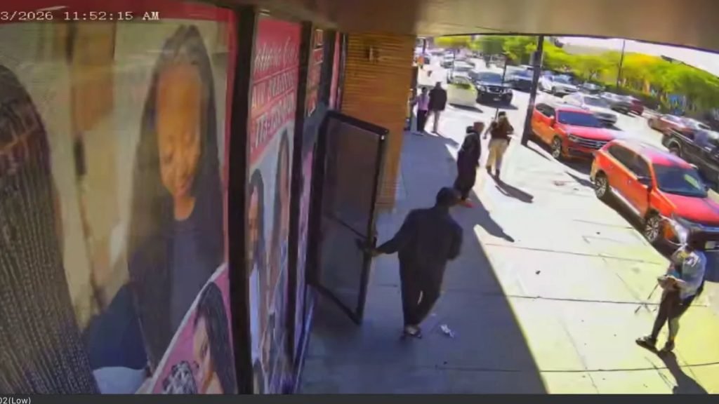 Chicago Bystanders Detain Suspect After 7-Year-Old’s Fatal Stabbing