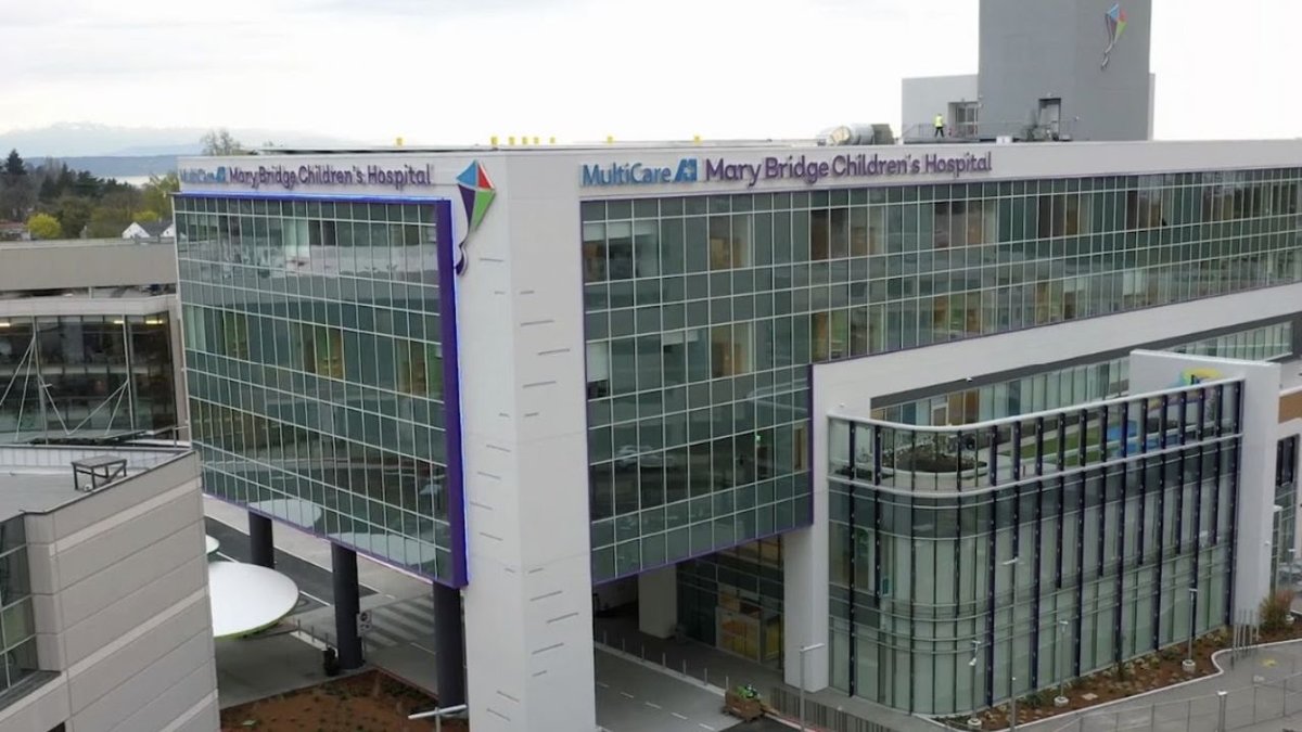 A 14-year-old walked into a hospital carrying a box — her newborn was inside, dead