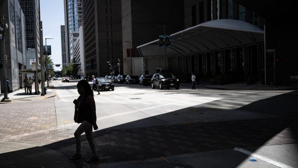 Scientists Link Climate Change to U.S. Heat Wave: A 3-5 Degree Rise