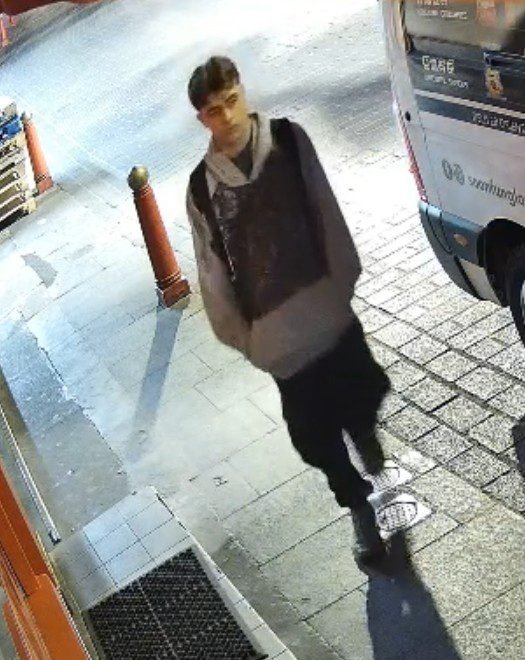 Woman Sexually Assaulted in Covent Garden; Man Still at Large
