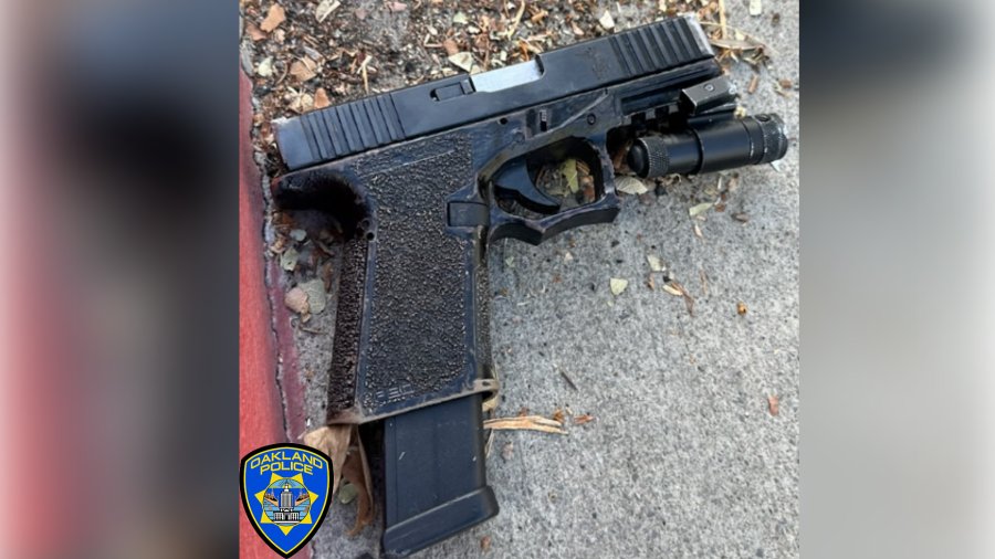 Oakland kidnapping suspect throws gun from car