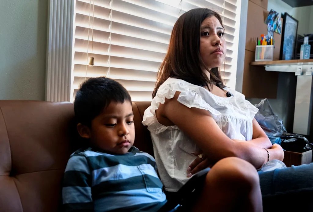 Federal Agents Detain Parents at Traffic Stop