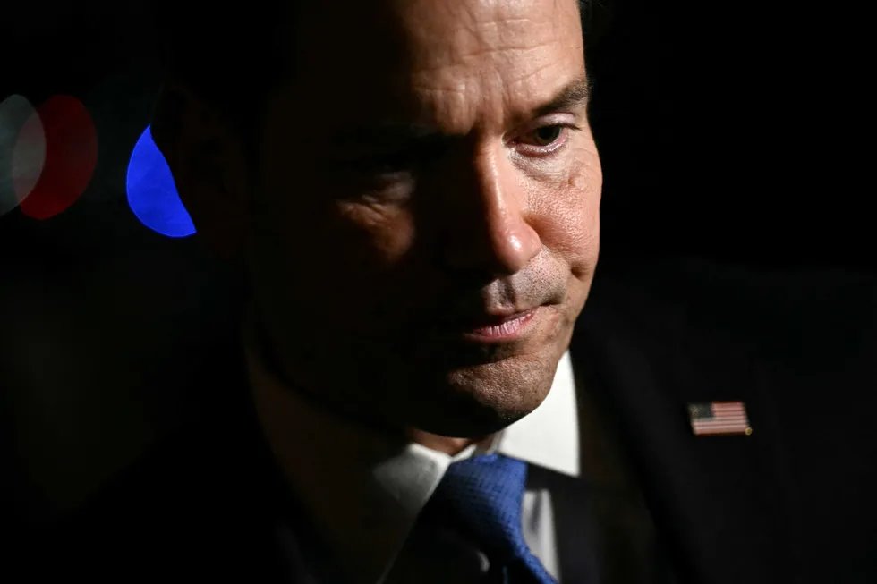 Trump Aide Met Putin’s Team Without Telling Rubio