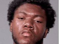 Man knocked on doors and windows asking for help: arrested
