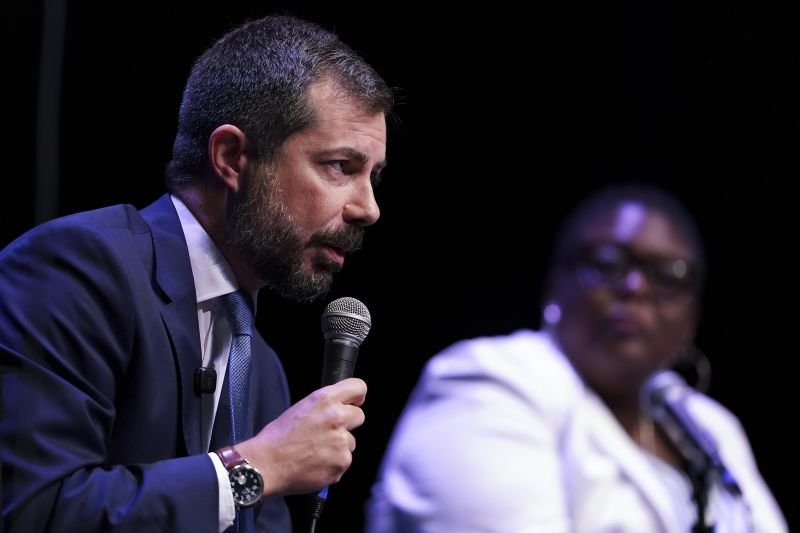 Buttigieg Courts Black Voters in South Carolina 2028 Push