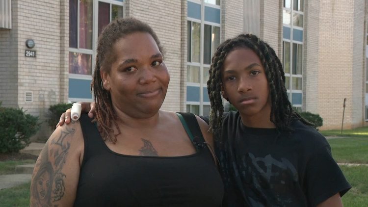 12-year-old stabs mom’s boyfriend to stop attack