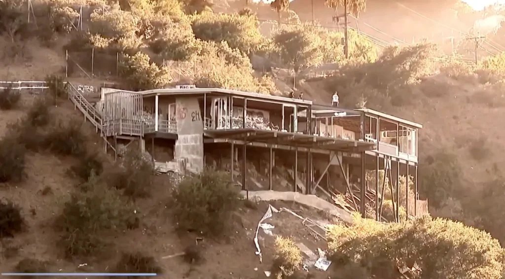 LA mansion becomes party pad—could spark wildfire