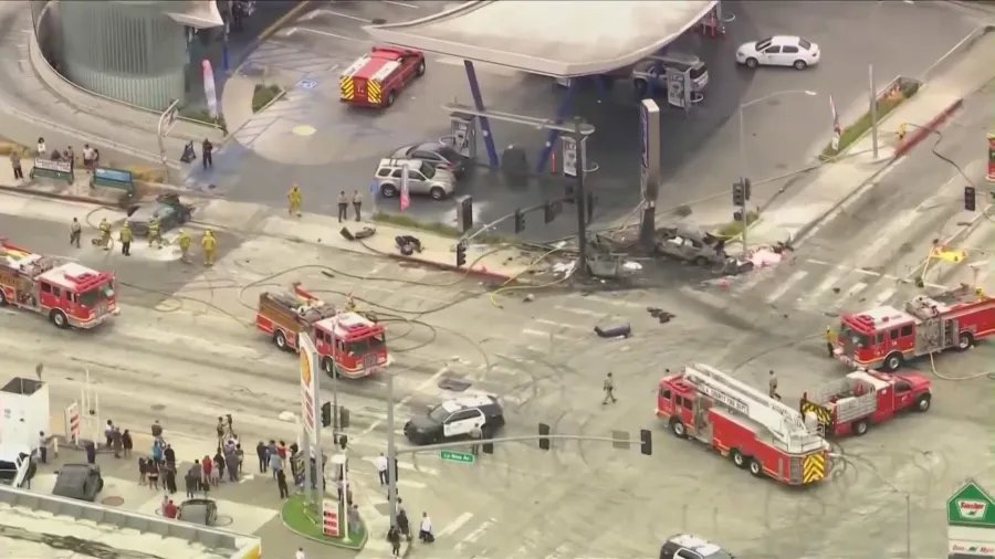 Nurse on trial for crash that killed 6 people