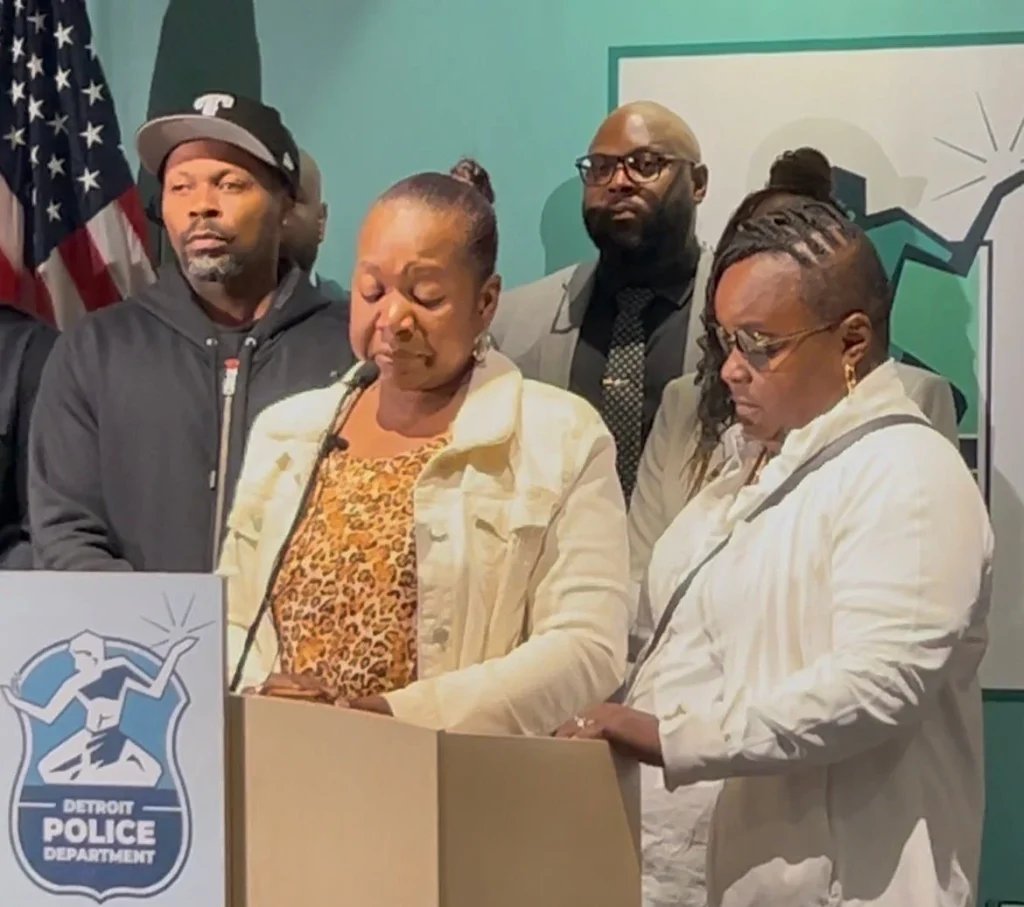 15-year-old charged in random liquor store killing