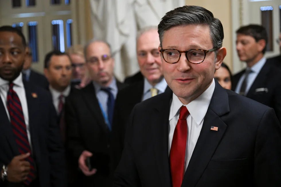 Trump Plotting to Overturn Midterm Results?