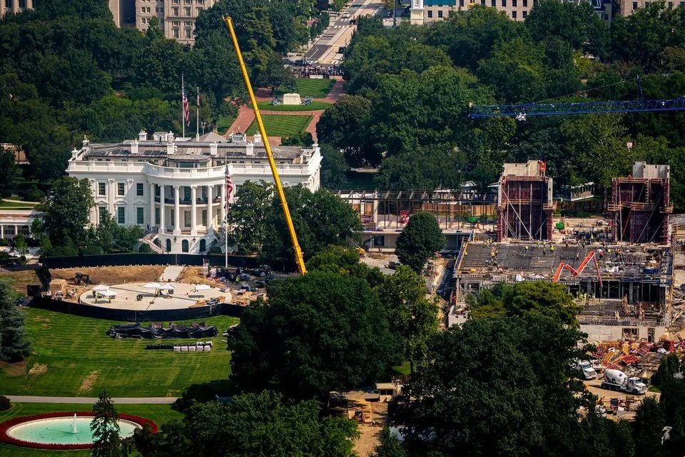Trump Asks Supreme Court to Allow Ballroom Build