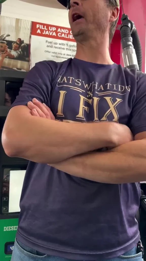 Man’s Gas Station Meltdown Stopped by His Mom