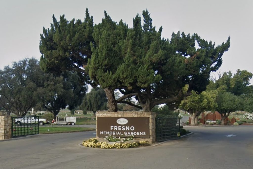 500 vases stolen from Calif. cemetery in months