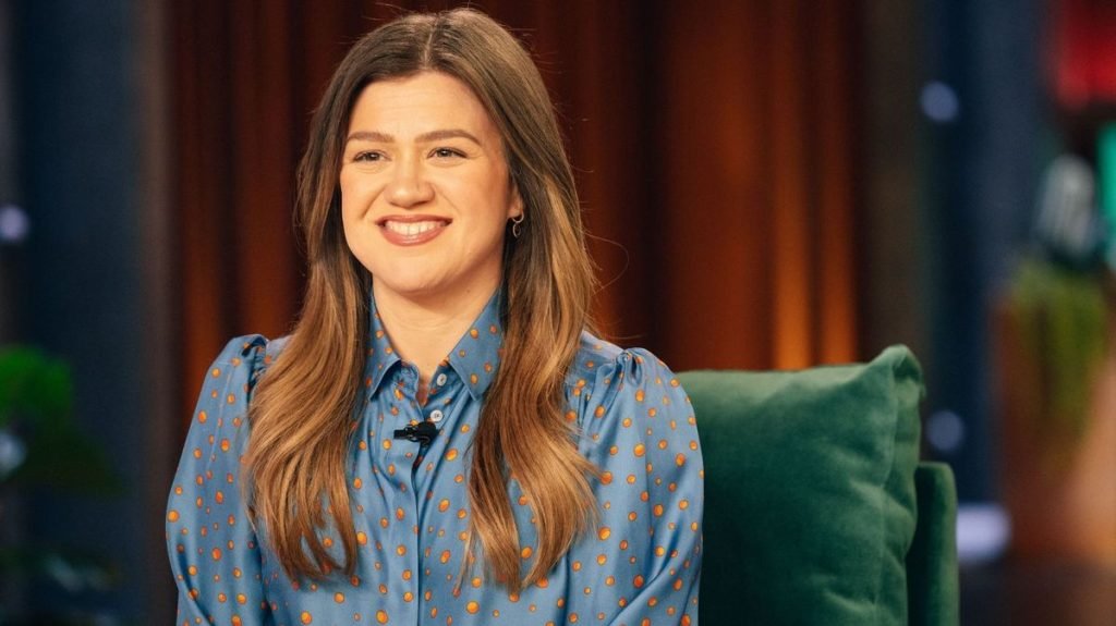 Kelly Clarkson Calls Out Boutique’s Judgmental Staff in Brooklyn Encounter