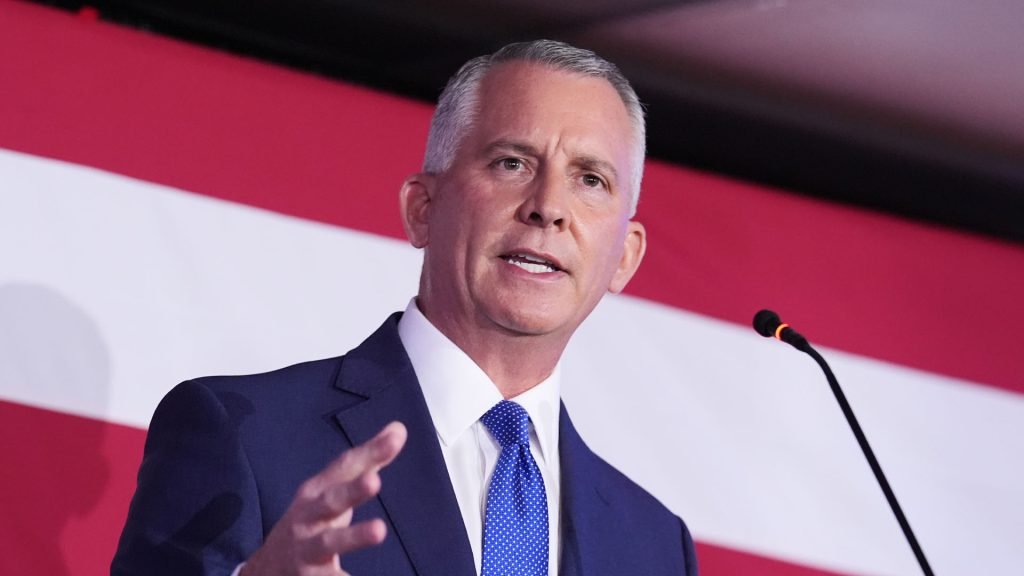 Ex-Republican Jolly Wins Democratic Nod for Florida Governor
