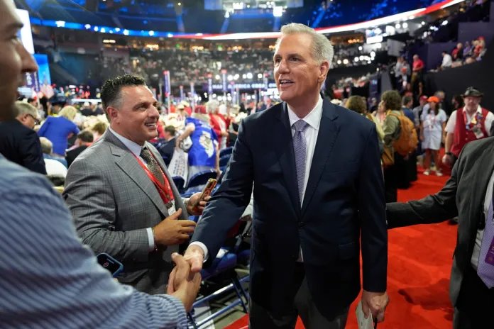 McCarthy Warns GOP Faces 6-Point Deficit in Midterms
