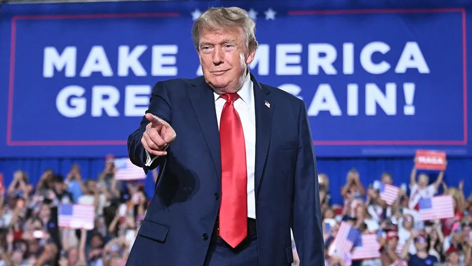 GOP Backs Trump at Historic Midterm Convention