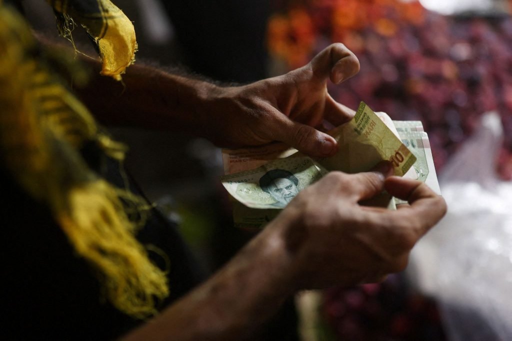 US Tightens Iran Sanctions as Oil Prices Spike