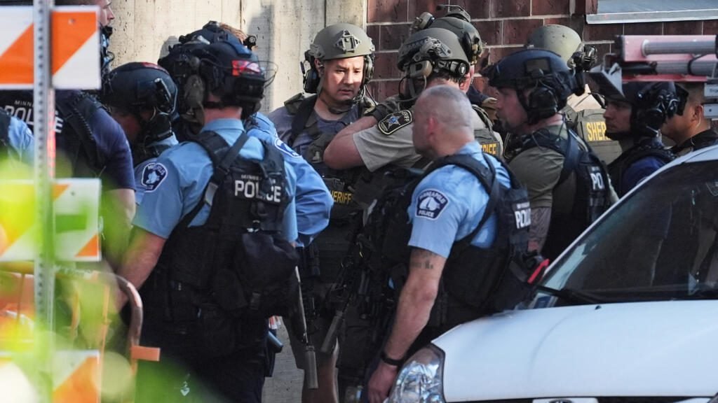 7 shot in downtown Minneapolis apartment building