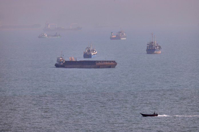 US Destroys Three Iranian Oil Tankers After Attack