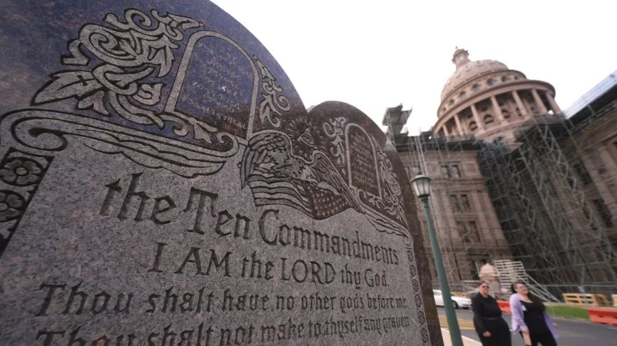 ACLU Challenges Texas Ten Commandments School Law
