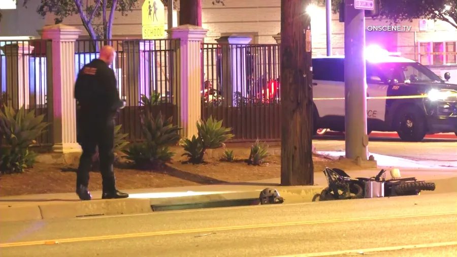 2 teens hit by driver in Riverside crash