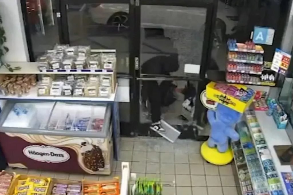 Bellflower Store Worker Fends Off Thieves with Dustpan in Heist