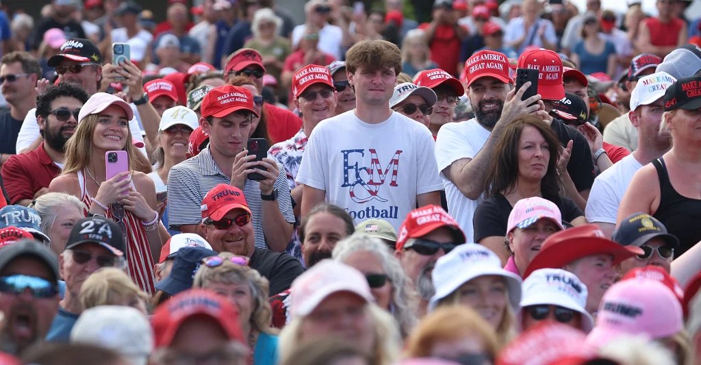 Trump’s Approval Hits 33%, Lowest of His Presidency