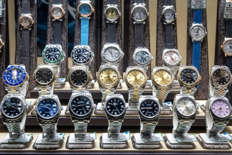 Jeweler stole $1.7M with fake Rolex scam