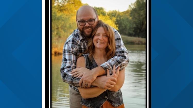 Couple killed in 5-car crash near Hillsboro