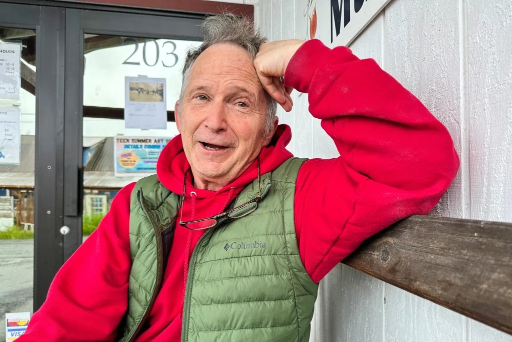Decoy Dan’ Advances, Threatening GOP Senate Seat in Alaska