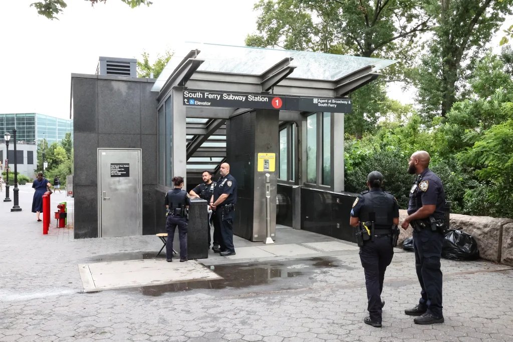 Man stabbed with modified brass knuckles on NYC subway