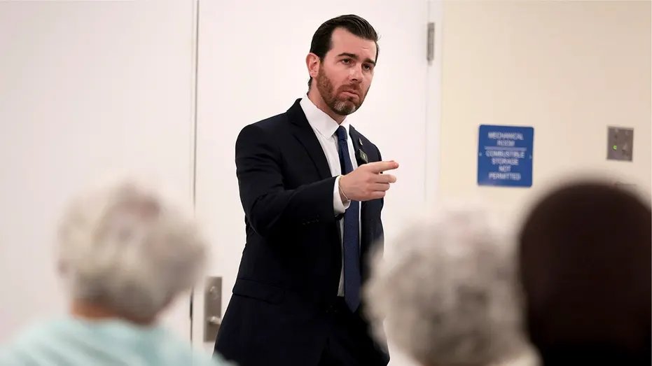 DSA Candidate Wants to Abolish Senate, Arrest Netanyahu