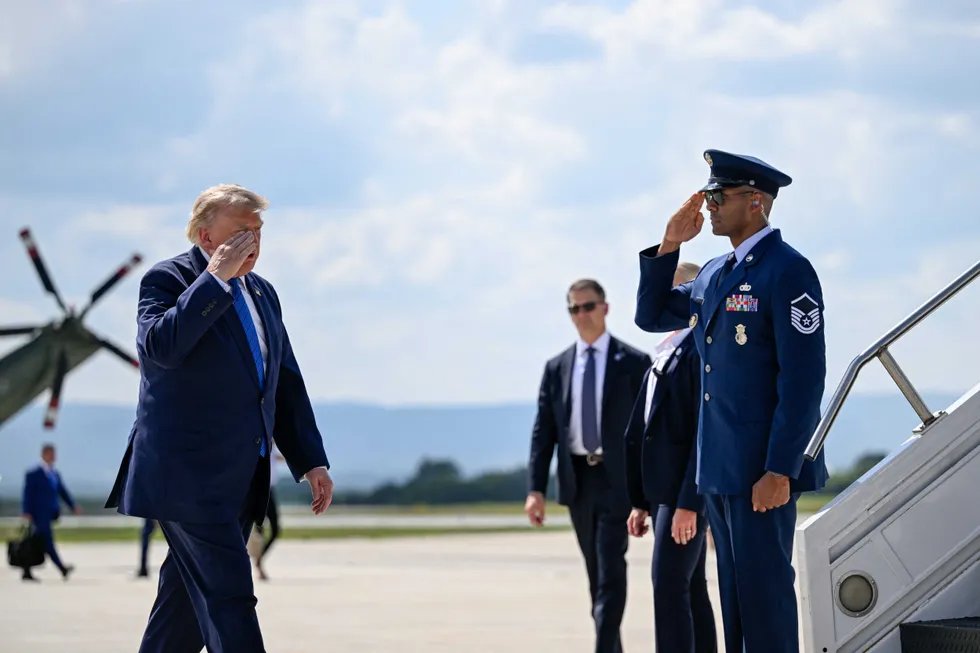 Trump Hunts Leakers Over Missile Shortage He Admitted Months Ago