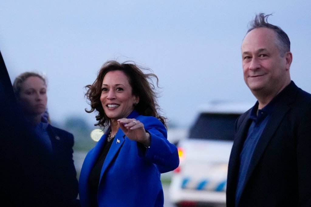 Doug Emhoff’s Concerns Highlight Kamala Harris’ 2028 Campaign Uncertainty