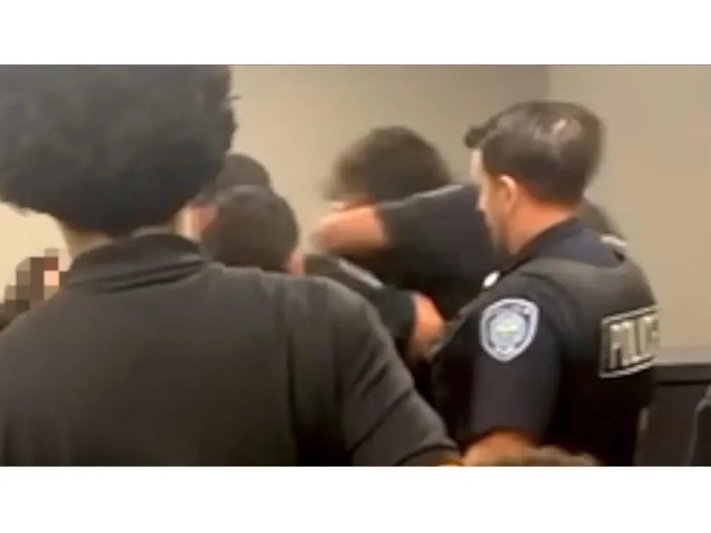 Oak Lawn cops put 14-year-old in chokehold
