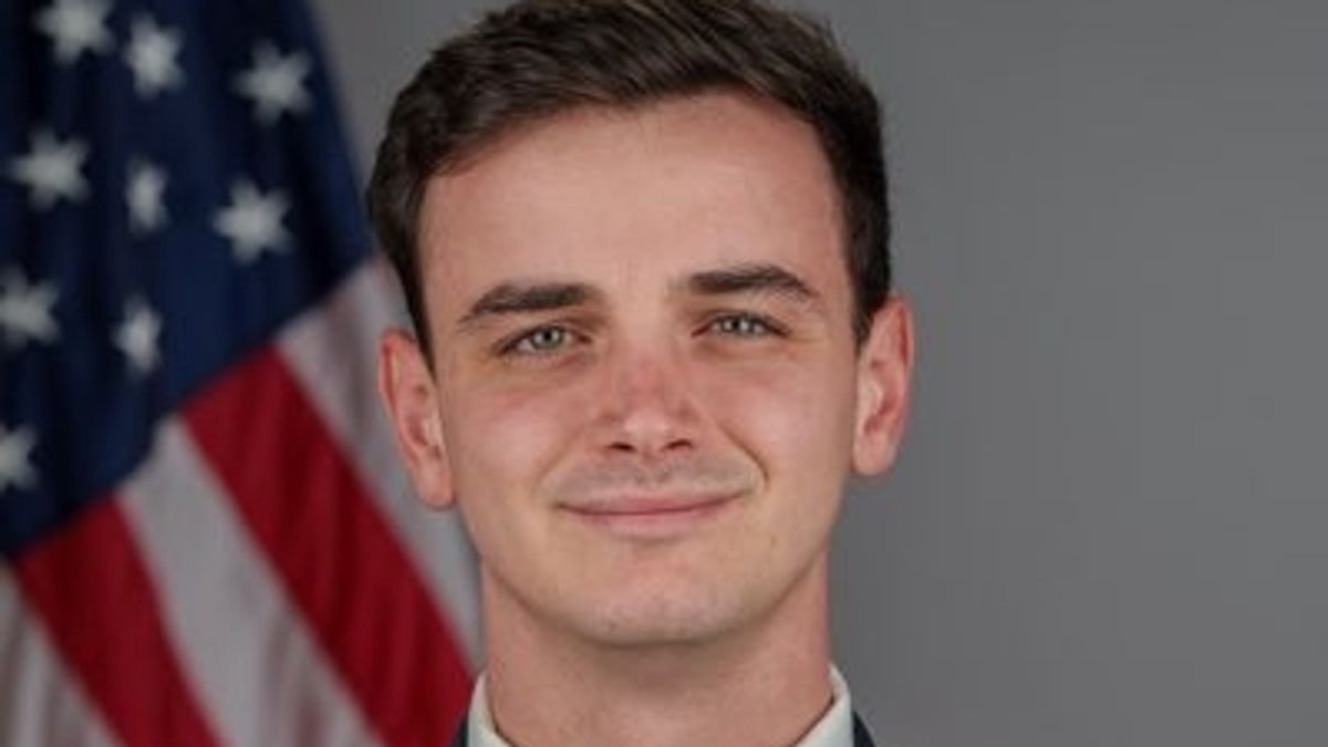 Trump aide quits White House as it drags its heels on replacing Karoline Leavitt